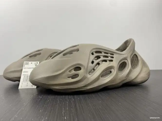 RNNR Sage Stone Yeezy GX4472 Adidas Foam 0517